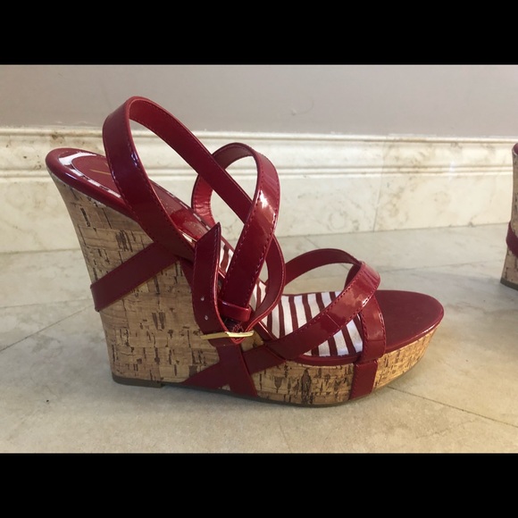 Kim Kardashian red wedges. - Picture 2 of 5